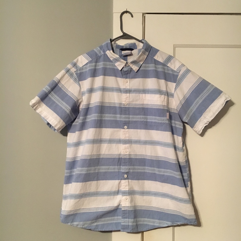 EUC Columbia button down shirt